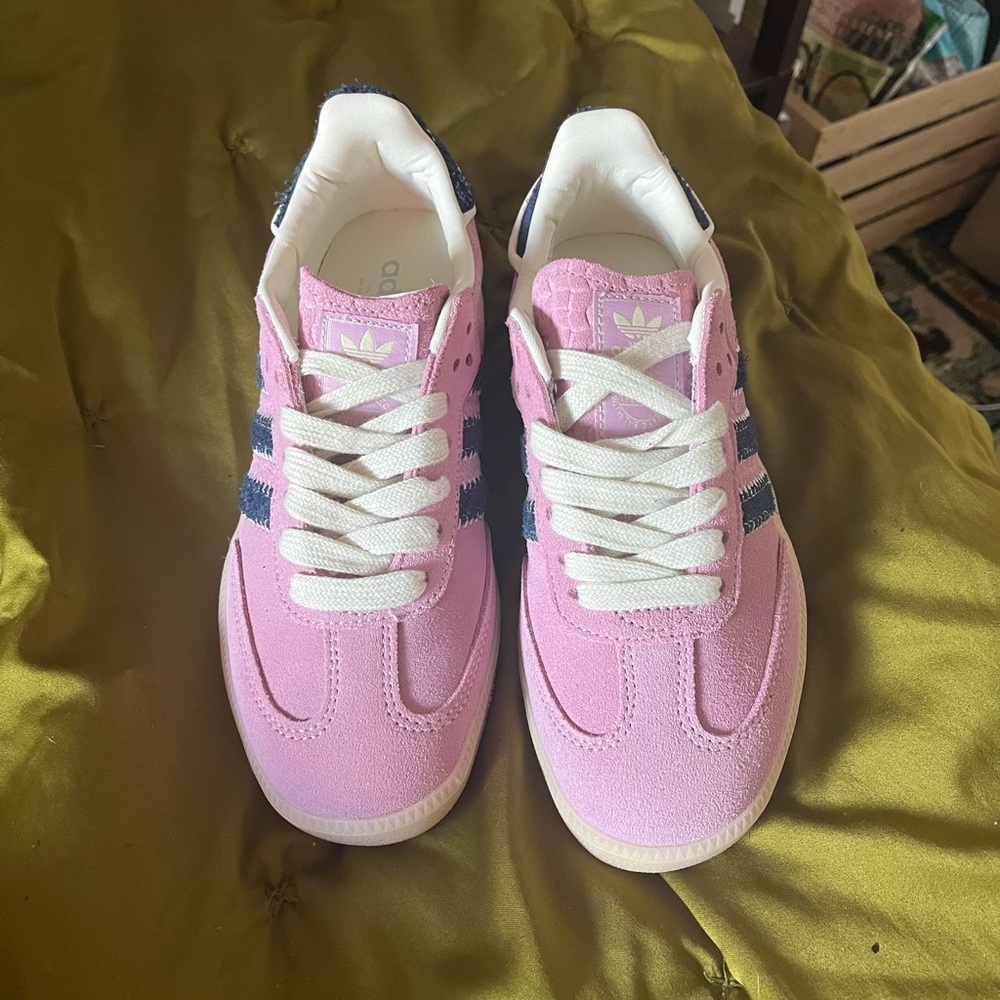 BRAND NEW!! NEVER WORN!!